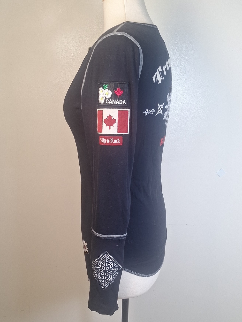 Alp N Rock Mont-Tremblant Canada Après Ski Henley Thermal Top - Picture 7 of 9
